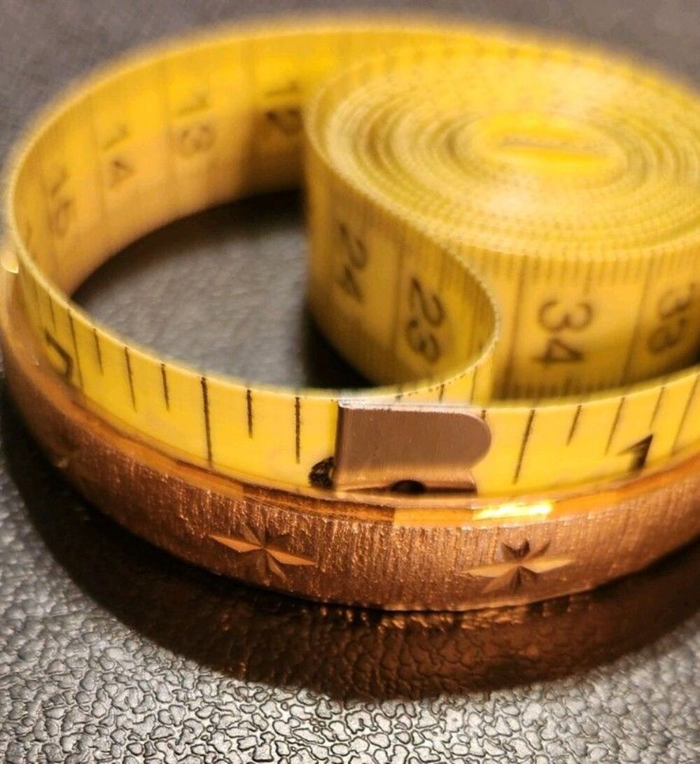 Vintage Monet Gold Tone Bangle Bracelet With Starburst Design - Picture 5 of 5